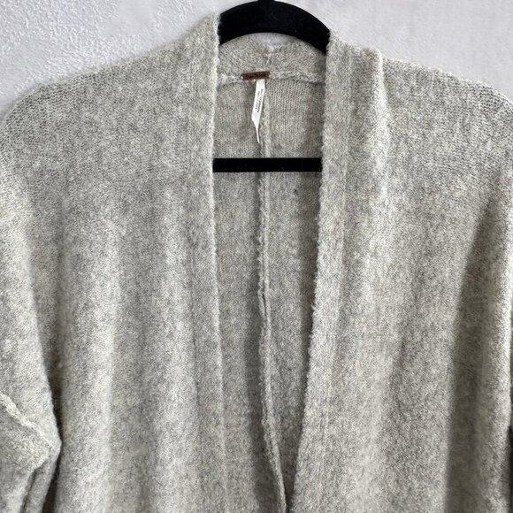 FREE PEOPLE NWT Phantom Sweater Size XS Gray Oversized Cardigan Casual 61-18 - Picture 3 of 13